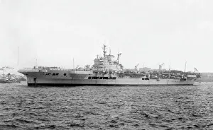 Vengeance Prints: HMS Vengeance R71