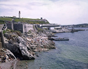 Holidaymakers on the beach, Plymouth Hoe, Devon