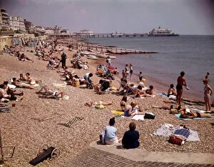 Pebble Gallery: Holidaymakers on the beach, Torquay, Devon