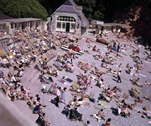 Pebble Gallery: Holidaymakers at Beacon Cove, Torquay, Devon
