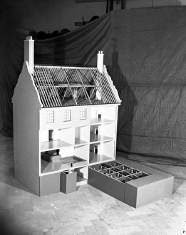 Images Dated 14th October 2011: Home Office model of a building