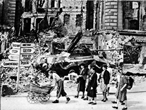 Images Dated 10th October 2004: Homeless Berliners walking through Nollendorf Platz, 1945