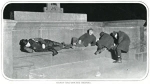 Winters Collection: Homeless men sleeping on Southwark Bridge, London 1900