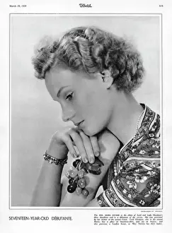 Hon. Moira Nivison as a debutante by Madame Yevonde