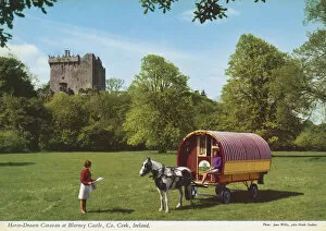 Images Dated 19th June 2019: Horse-drawn caravan, Blarney Castle, County Cork