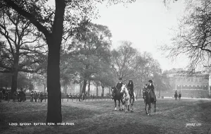 Ambiance Prints: Horse Riders in Hyde Park
