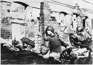 Soviet Collection: House to house fighting in Stalingrad, USSR