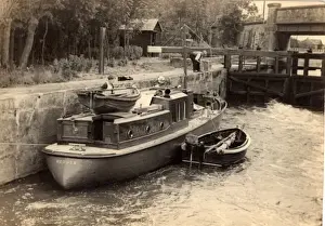 Medway Prints: Houseboat on the River Medway