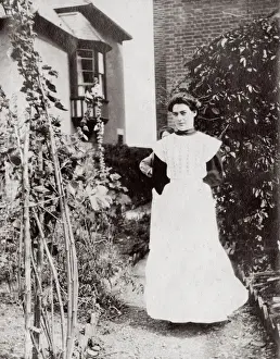 Housemaid Prints: Housemaid at Southwold, Suffolk