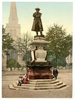 Bedford Collection: Howard Statue, Bedford, England