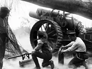 Howitzer in action at Wagonlieu, France, WW1