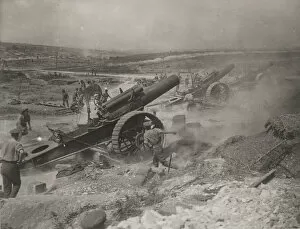 Howitzers in action, Western Front, WW1