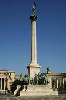Images Dated 25th August 2007: HUNGARY. BUDAPEST. Millennium Monument