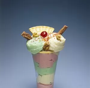 Images Dated 30th September 2011: Ice Cream Sundae
