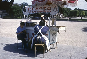 Images Dated 9th August 2012: Ice cream vendor in the Dordogne, France