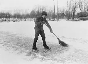 Sweeper Prints: Ice Sweeper