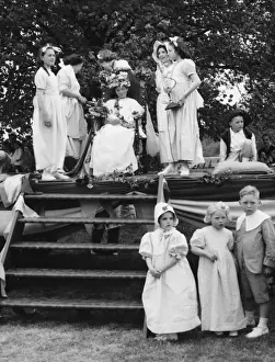 Calendar Prints: Ickwell May Queen