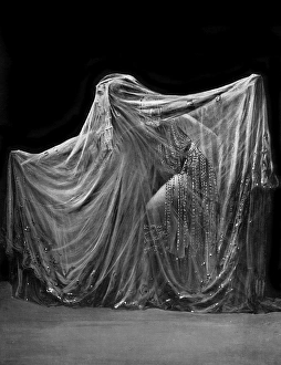 Cleopatra Collection: Ida Rubinstein as Cleopatra