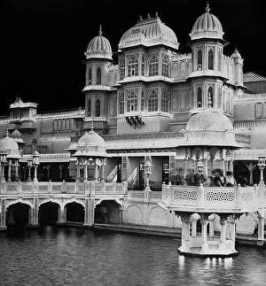 Pavilion Collection: An illuminated paviion, The Franco-British Exhibition