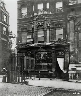Imeche Prints: IMechE: Storeys Gate tavern prior to demolition in 1912