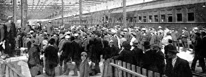 Immigrants arriving at Winnipeg, Canada, 1909