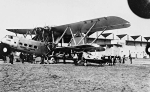 Airway Gallery: Imperial Airways passenger plane Horsa