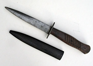 Images Dated 21st February 2012: Imperial German dagger, with Imperial German crown