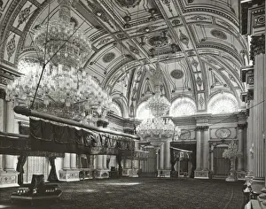 Chandeliers Prints: India - Durbar Hall in New Palace, Gwalior