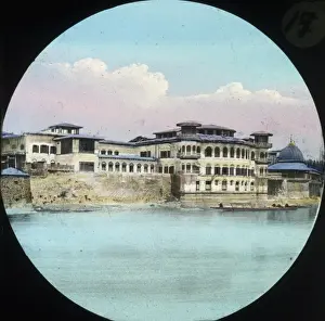Maharajah Prints: India - Fine Residence on the banks of an Indian River