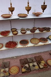 Images Dated 10th April 2008: Indian spices on display in Kerala