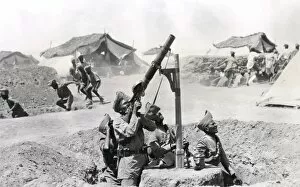 Images Dated 7th October 2011: Indian troops operating Lewis gun, WW1