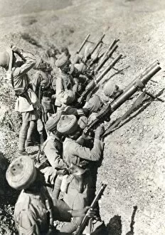 Images Dated 7th October 2011: Indian troops in trench with Lewis guns, Palestine, WW1