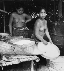 Images Dated 10th May 2011: Indonesian Girls