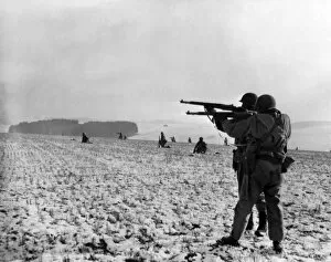 Ardennes Gallery: US infantry on Bastogne front