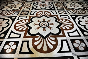 Images Dated 22nd March 2012: inside Catheral of Milan. Detail marble from Candoglia. Work