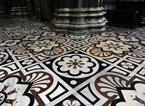Images Dated 22nd March 2012: inside Catheral of Milan. Detail marble from Candoglia. Work