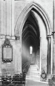 Aisle Prints: Inside Southwark Cathedral