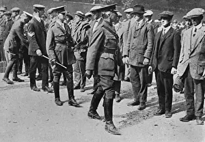 Inspector Prints: Inspecting recruits at Tower of London, WW1