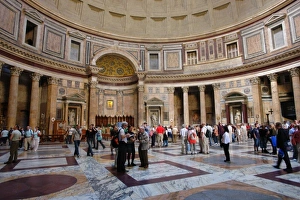 Images Dated 7th October 2008: Interior of the Pantheon, Rome, Italy