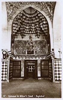 Sheikh Collection: Interior of Sheikh Abdul Qadir Gilanis tomb, Baghdad, Iraq