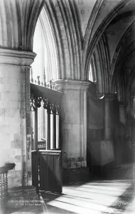 Aisle Prints: Interior of Southwark Cathedral