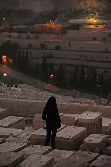 Israel. Jerusalem. Mount of Olives. Jewish Cemetery. Woman p