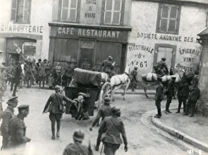 Images Dated 4th October 2011: Italian artillery in Hautvillers, France, WW1