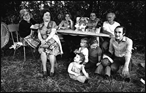 Eighties Gallery: Italian family picnic, Florence, Italy