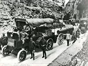 Images Dated 4th October 2011: Italian Fiat 30 prime movers in use during WW1