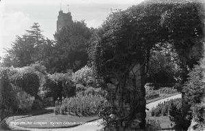 Greenery Prints: Italian Garden at Ruthin Castle