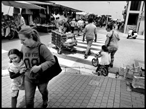 Images Dated 4th June 2016: Italian market scene Marina di Pisa
