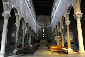 Nave Prints: Italy. Lucca. Basilica of San Frediano. Interior