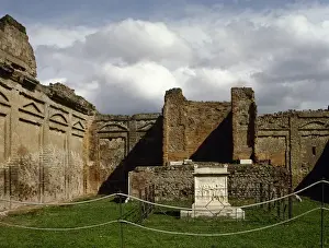 Libation Prints: Italy. Pompeii. Temple of Vespasian (69-79 CE). Altar with a
