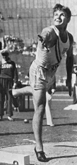 Athletes Collection: James Bausch in the decathlon, 1932 Olympic Games